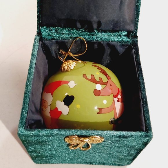 Li Bien Pier 1 "Santa & Reindeer" Reverse Painted Glass Christmas Ornament 2007 - Picture 6 of 7